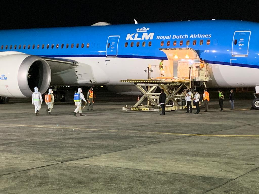 KLM delivers first consignments of AstraZeneca vaccines to The Philippines!